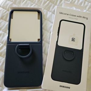 Samsung Galaxy Z Flip 5 Silicone Case with Ring - Indigo
